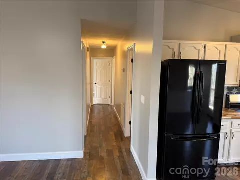 Entry Way - 628 Hidden View Loop, Marion, NC 28752 photo 1 of 2