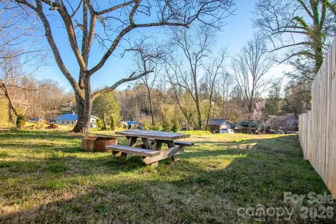 000 Reservoir Rd, Brevard, NC 28712
