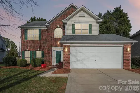 9533 Autumn Applause Dr, Charlotte, NC 28277