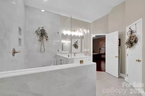 Bath - 7545 Rabbit Cir, Denver, NC 28037 photo 2 of 4