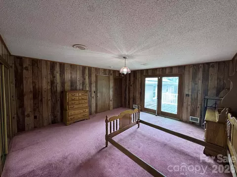 Bedroom - 12544 Traphill Rd, Traphill, NC 28685 photo 1 of 4