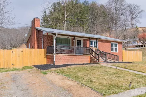8573 Cruso Rd, Canton, NC 28716