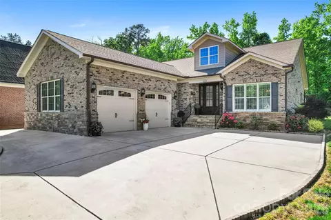 8010 Frances Haven Dr, Harrisburg, NC 28075