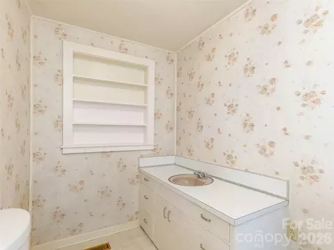 Bath - 34 Lockhart Rd, Tryon, NC 28782 photo 1 of 3