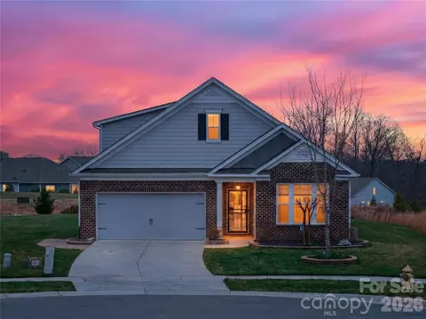 129 Rosebay Dr, Mooresville, NC 28117