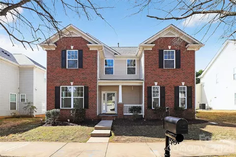 6022 Colonial Garden Dr, Huntersville, NC 28078