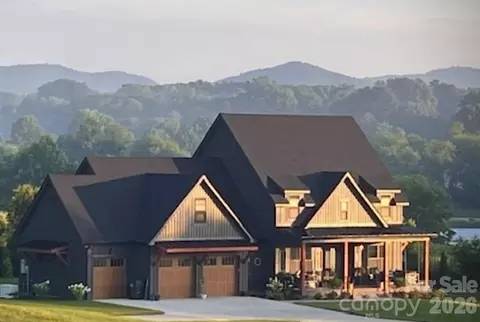 138 Mavrick Dr, Mills River, NC 28759