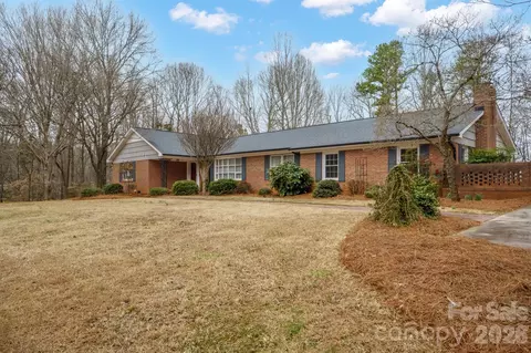 333 Sandy Ford Rd, Mount Holly, NC 28120