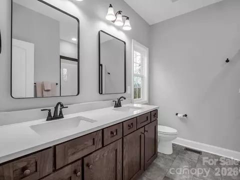 Bath - 631 Mountain Pkwy, Mill Spring, NC 28756 photo 2 of 4