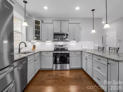 Kitchen - 631 Mountain Pkwy, Mill Spring, NC 28756 photo 3 of 5
