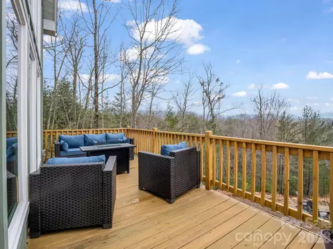 Exterior - 631 Mountain Pkwy, Mill Spring, NC 28756 photo 4 of 6