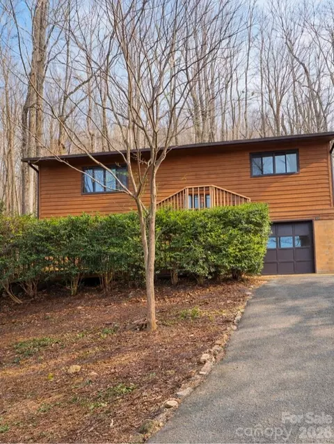 8 Shadywood Cir, Asheville, NC 28803