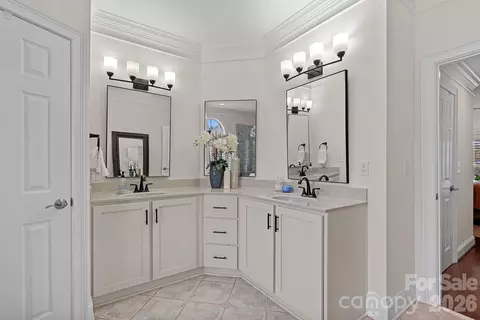 Bath - 7604 Windaliere Dr, Cornelius, NC 28031 photo 2 of 4