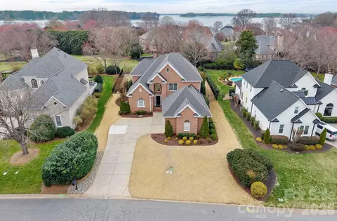 View/Area - 7604 Windaliere Dr, Cornelius, NC 28031 photo 3 of 6