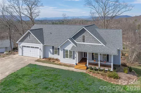 11 Briar Ridge Dr, Fairview, NC 28730