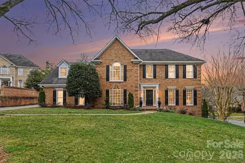 1015 Chelsea Pl, Matthews, NC 28105