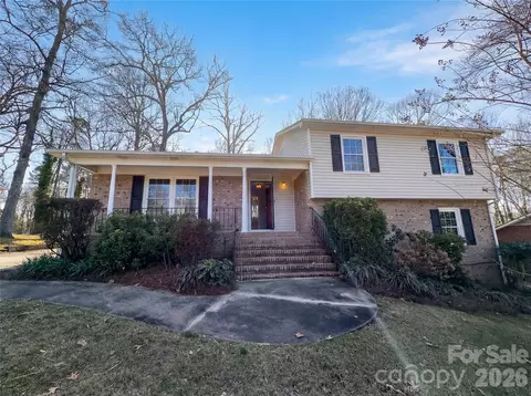 7700 Meadowdale Ln, Charlotte, NC 28212