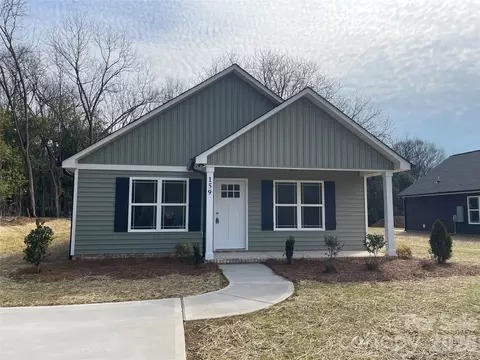 159 W Pine St, Norwood, NC 28128