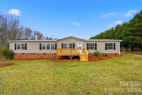 3150 Cranberry Rd, Boonville, NC 27011
