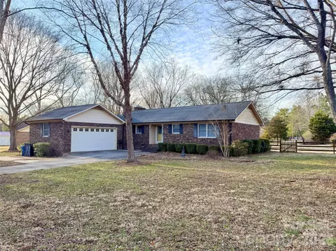 8422 Wonderwood Ln, Harrisburg, NC 28075