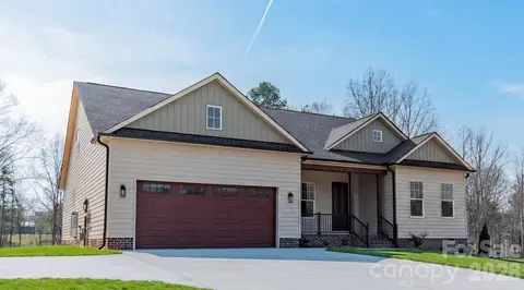 121 Juniper Rd, Mooresville, NC 28115