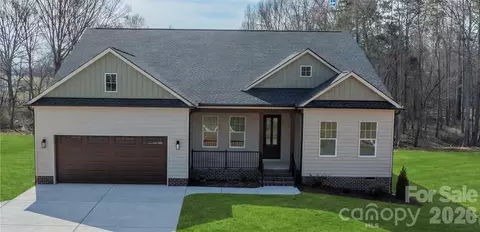 121 Juniper Rd, Mooresville, NC 28115
