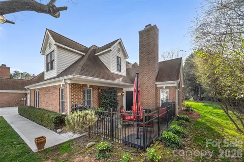 7439 Hurstbourne Green Dr, Charlotte, NC 28277