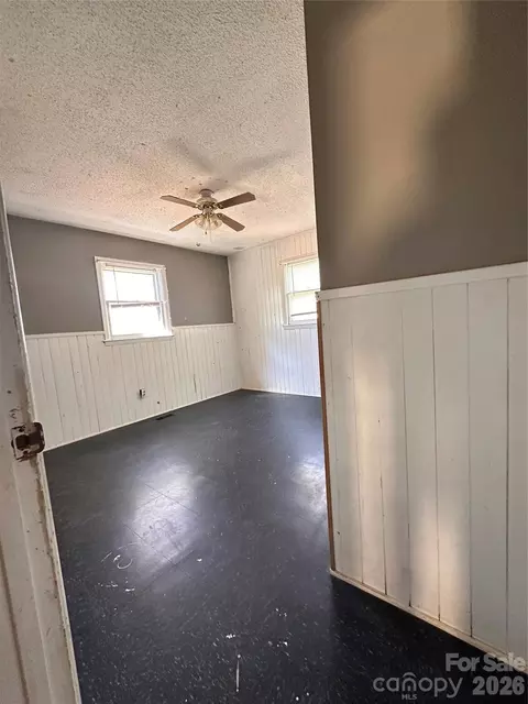 Bedroom - 621 E 11th St, Newton, NC 28658 photo 3 of 7