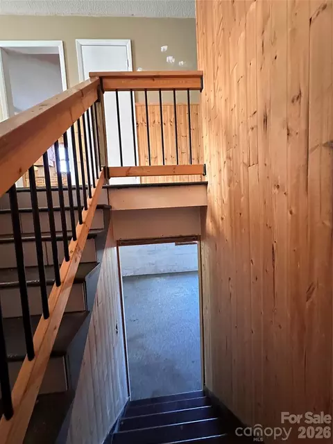Entry Way - 621 E 11th St, Newton, NC 28658 photo 2 of 2