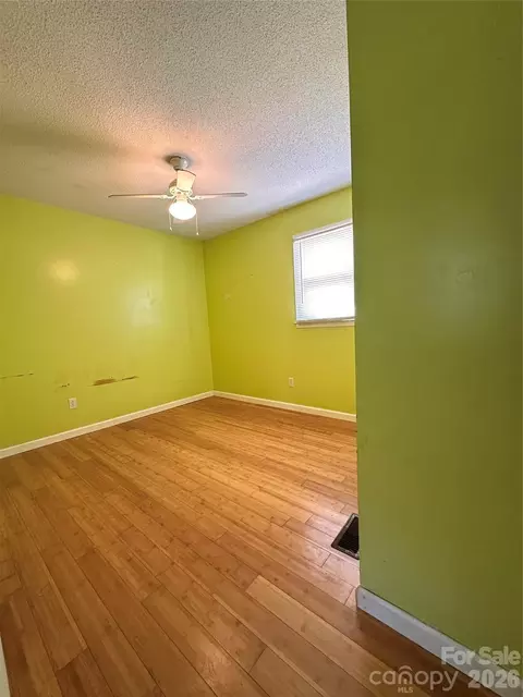 Bedroom - 621 E 11th St, Newton, NC 28658 photo 6 of 7