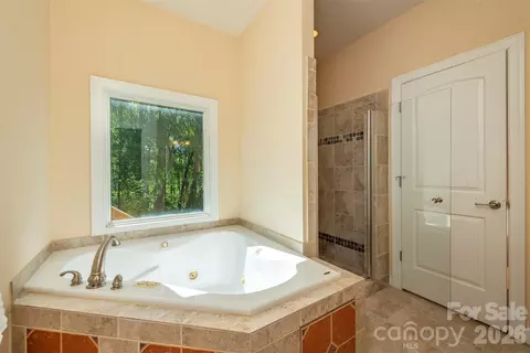 Bath - 75 Noble Rd, Fairview, NC 28730 photo 2 of 4