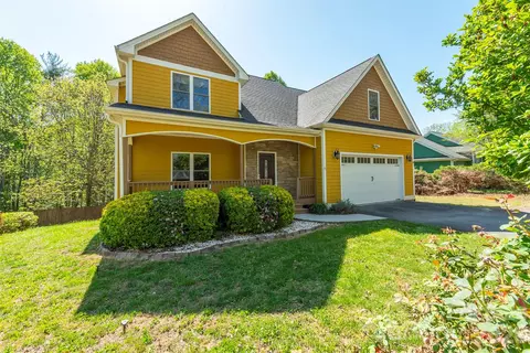 75 Noble Rd, Fairview, NC 28730