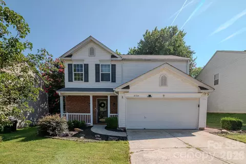8704 Laurel Run Dr, Charlotte, NC 28269