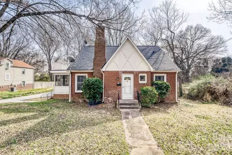 639 E Iredell Ave, Mooresville, NC 28115