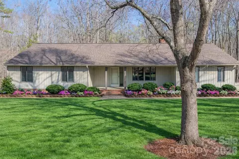 682 Cecil St, Thomasville, NC 27360