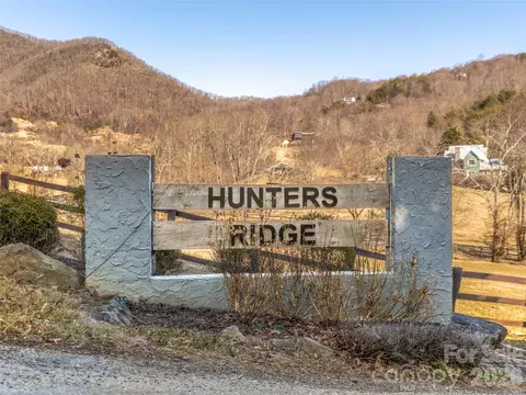 9999 Hunters Ridge Dr, Canton, NC 28716