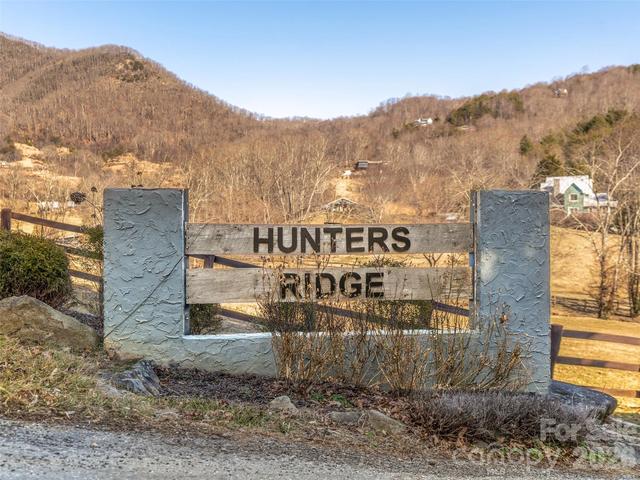 9999 Hunters Ridge Dr, Canton, NC 28716