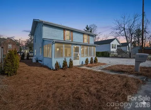 609 Edgewood Ave, Hendersonville, NC 28792