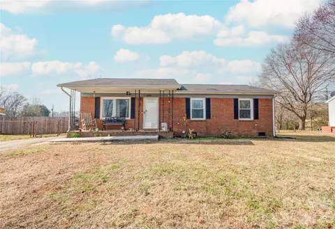 425 Farmview Dr, Gastonia, NC 28056