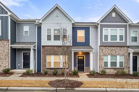 1115 Foundry Dr, Gastonia, NC 28054