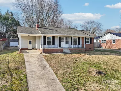 23 Starmount Dr, Asheville, NC 28806