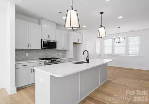 4043 Bass River Pkwy, Charlotte, NC 28217