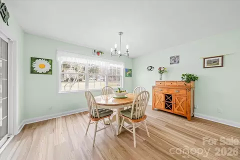 Dining - 16601 Jefferson Pl, Fort Mill, SC 29708 photo 3 of 4