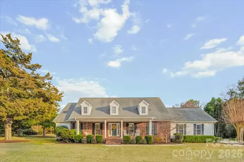 Exterior - 16601 Jefferson Pl, Fort Mill, SC 29708 photo 2 of 9