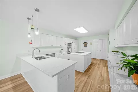 Kitchen - 16601 Jefferson Pl, Fort Mill, SC 29708 photo 2 of 4
