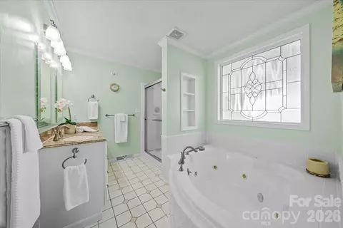 Bath - 16601 Jefferson Pl, Fort Mill, SC 29708 photo 2 of 4