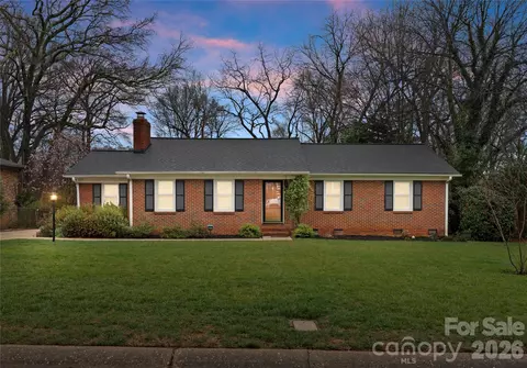 830 Faircrest Dr, Charlotte, NC 28210