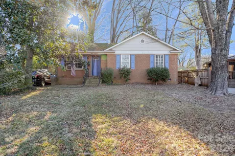835 Ranch Rd, Charlotte, NC 28208