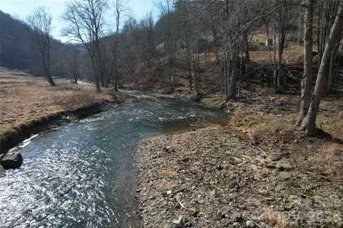 00 S Us 19 E Hwy E, Newland, NC 28657