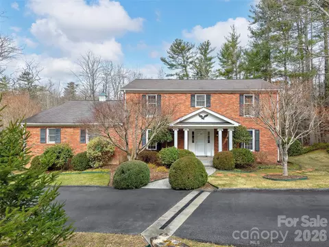 110 Glengary Dr, Flat Rock, NC 28731